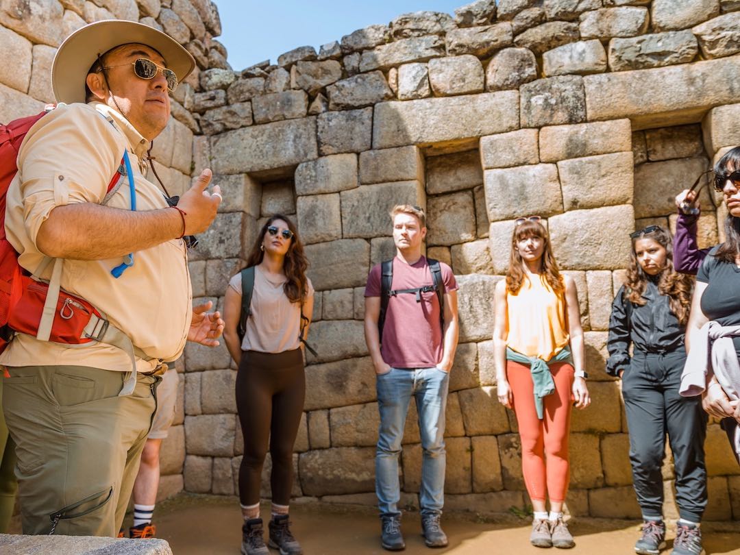 peru-group-tour-9-4 Tour guide in Machu Picchu