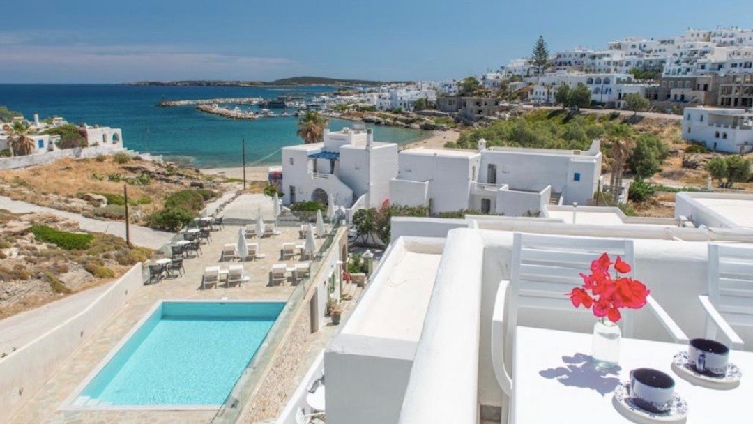 greece-group-tour-hotel-paros-adonis Staying in Adonis Hotel, Paros during our group tour of Greece