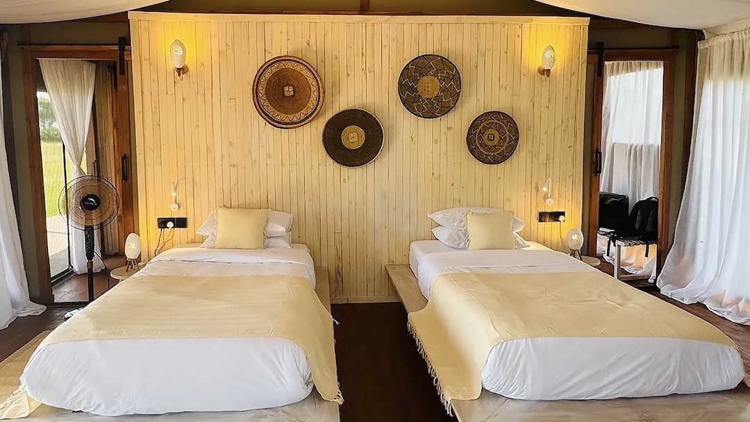 Staying at the Tamu Tamu Tended Camp, Central Seregenti during the Kenya & Tanzania group tour