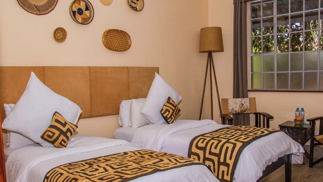 Staying at Acacia Tree Lodge during the Kenya & Tanzania group tour