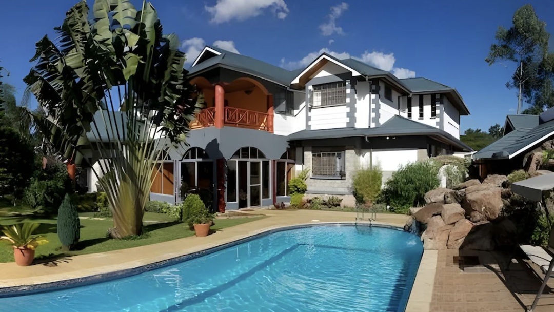Staying at Cold Springs Hotel during the Kenya & Tanzania group tour